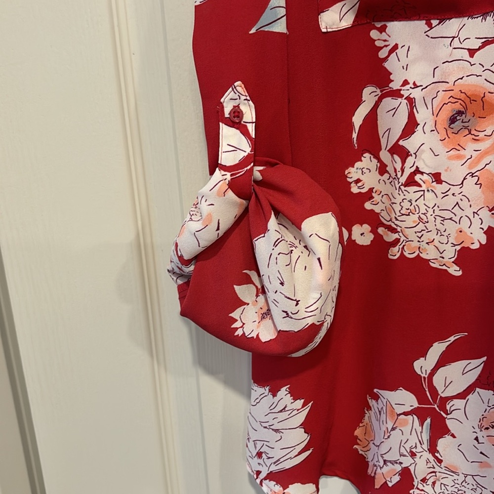 Red blouse - Picture 3 of 4